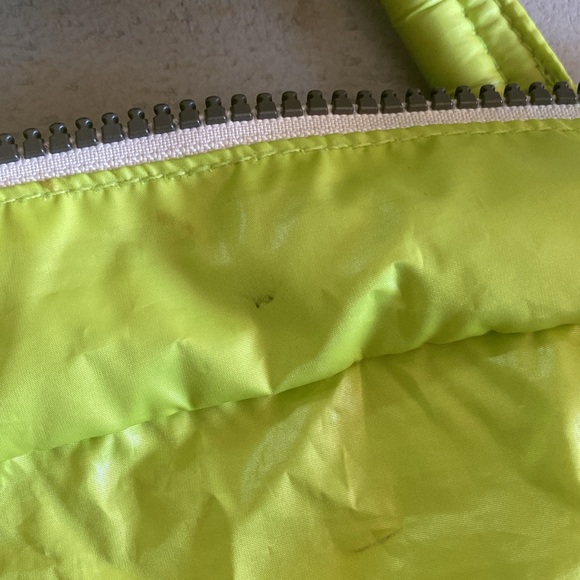 GAP Gym Bag! - Picture 7 of 8